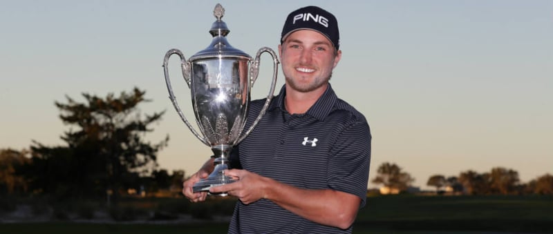 Ein sichtlich glücklicher Austin Cook nach seinem Sieg bei der RSM Classic. (Foto: Getty)