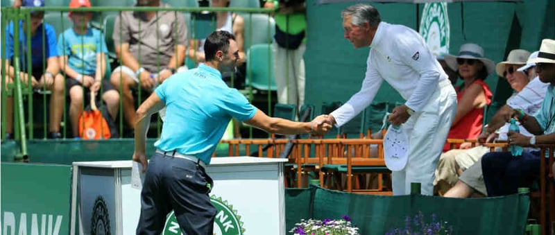 Martin Kaymer begrüßt Golflegende und Gastgeber Gary Player in Südafrika. (Foto: Getty)