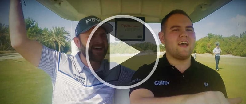 Andy Sullivan ist Fahrgast beim ersten Cartpool Karaoke. (Screenshot: Youtube/National Club Golfer)