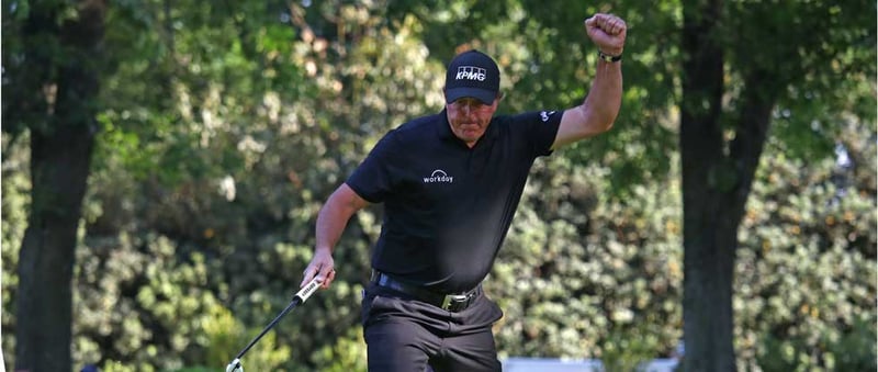 Phil Mickelson schlägt im Playoff bei der World Golf Championship Justin Thomas. (Foto: Getty)