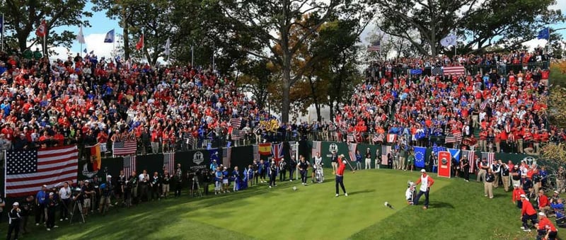 Auf dem Le Golf National in Paris wird die größte Tribüne der Ryder Cup Geschichte erbaut. (Foto: Twitter@RyderCupEurope)