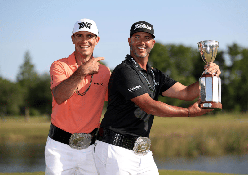 Gut gelaunt nach ihrem Sieg auf der PGA Tour: Billy Horschel und Scott Piercy. (Foto: Twitter/PGATOUR)
