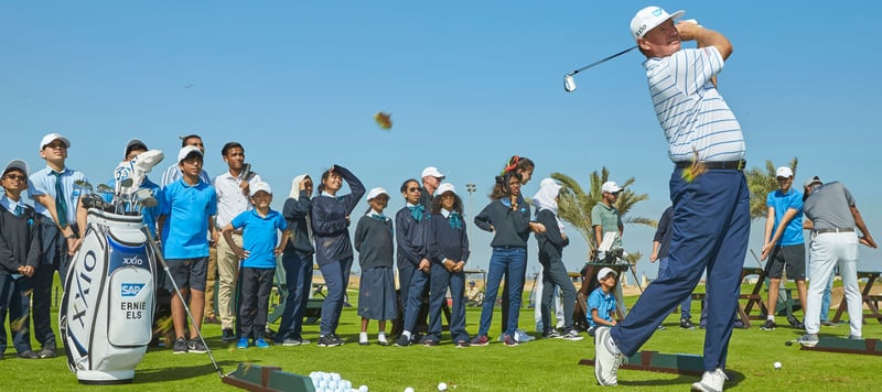 European Tour Eröffnung Royal Greens Golf and Country Club Saudi Arabien Ernie Els Andrew Beef Johnston (Foto: Performance54)