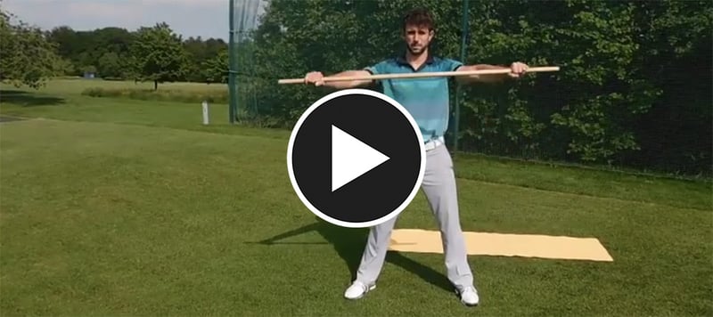 Robin Horvath zeigt Ihnen die wichtigsten Beweglichkeitsübungen für Ihr Golftraining. (Foto: Screenshot YouTube).