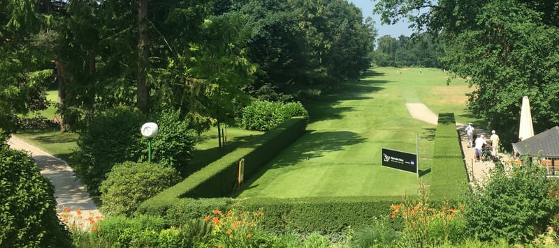 Blick von der Terrasse des Clubhauses im Frankfurter Golfclub (Foto: Golf Post)