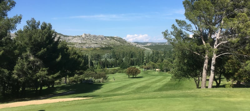 Ein wunderschöner Ausblick vom Grün des 17. Lochs des Golf de Servanes in der Provence. (Foto: Golf Post)