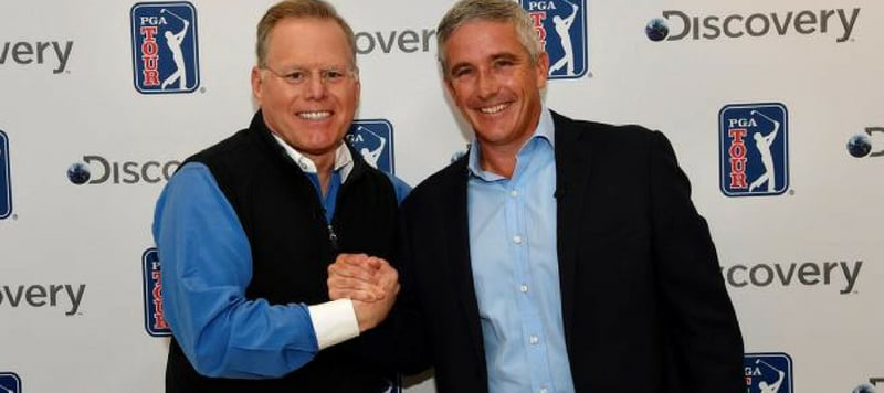 Discovery CEO David Zaslav (li.) zusammen mit PGA TOUR Commissioner Jay Monahan (re.), nach erfolgreichem Abschluss des Deals. (Foto: twitter.com / @33signals)