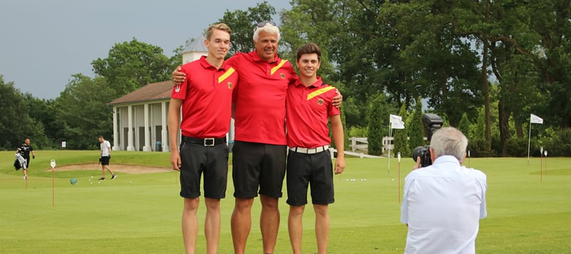 Bundestrainer Ulrich Eckhardt mit den beiden Lokalmatadoren Falko Hanisch (links) und Timo Vahlenkamp. (Foto: DGV/stebl)