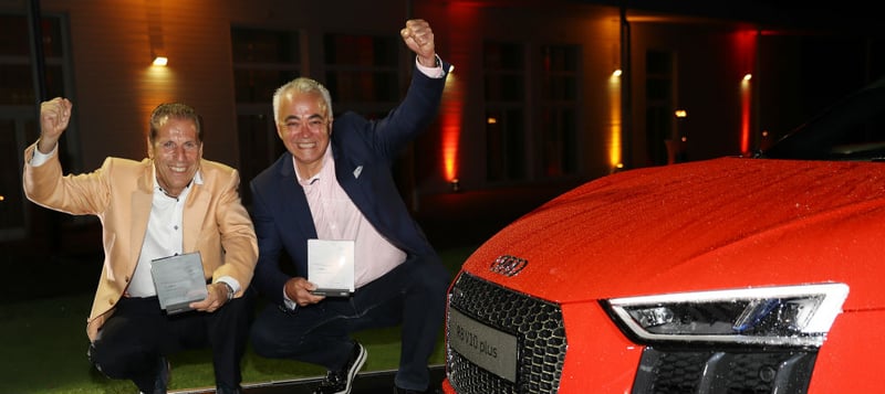 Peter Hünnighausen vom Golfclub Salzgitter und Ridvan Abay vom Golfclub Laineck-Bayreuth gewinnen das Finale 2 mit 47 Netto Punkten. (Foto: AUDI AG / Sammy Minkoff)