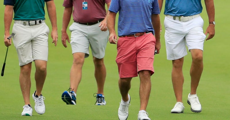 Beine, die man eher selten zu Gesicht bekommt. Auf diesem Bild sind es die von Rory McIlroy, Kevin Streelman und Phil Mickelson. (Foto: Getty)