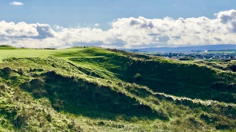 Wunderschöne Golfplätze wohin das Auge reicht: Die nordirische Schönheit des Golfspiels. (Foto: Jürgen Linnenbürger)