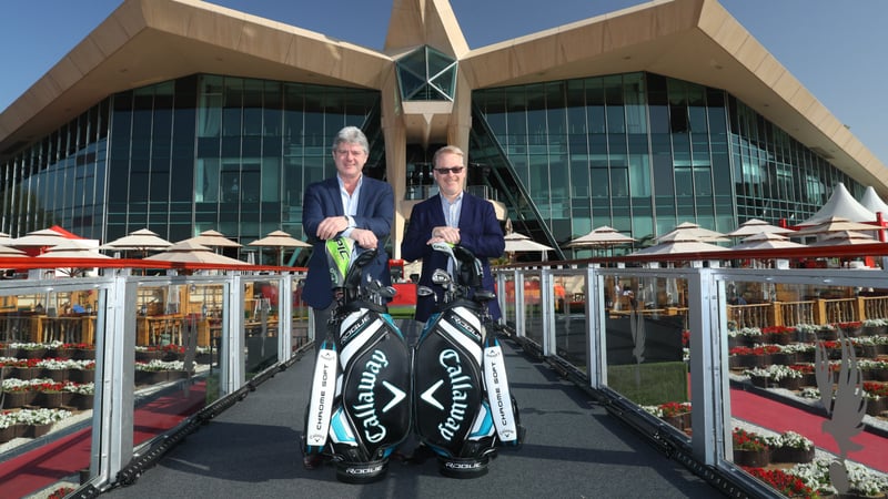 Neil Howie, Präsident und Geschäftsführender Direktor vom Callaway Golf EMEA und Keith Pelley, Chief Executive der European Tour geben Callaway als offiziellen Partner der European Tour für die nächsten fünf Jahre bekannt. (Foto: Callaway)