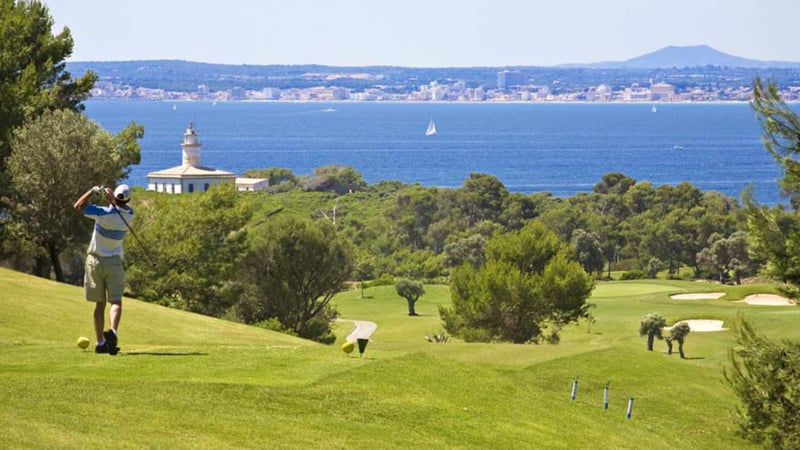 Der Club de Golf Alcanada, einer der besten Golfclubs Europas, bekommt neue Grüns. (Foto: Flickr.com/@azaleagroup)