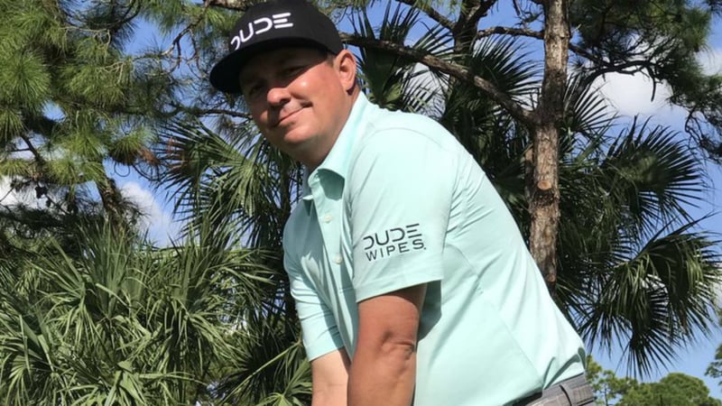 Jason Dufner trägt das Logo von Dude Wipes auf der Kappe. (Foto: Twitter.com/@JasonDufner)