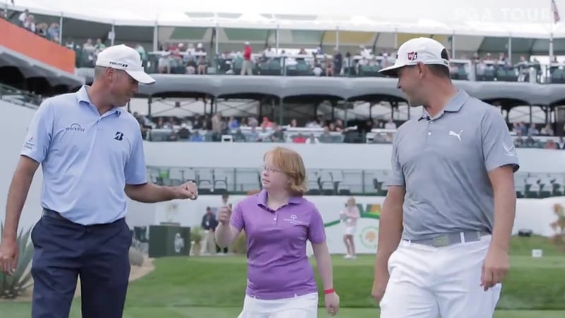 Amy Bockerstette an der Seite von Matt Kuchar und Gary Woodland. (Foto: Twitter/@PGATOUR)