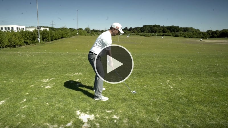 Fabian Bünker zeigt Ihnen, wie man einen Fade spielt. (Foto: YouTube/Golf Post)