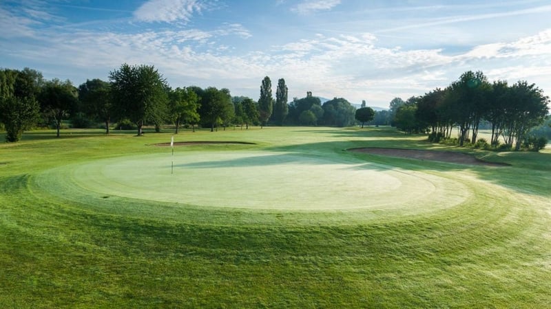Der Golf-Club Bensheim stößt auf der Mitgliederversammlung, auf eine erfolgreiche Saison 2018, an und gibt Ausblicke auf die kommende Saison. (Bildquelle: Golf-Club Bensheim)