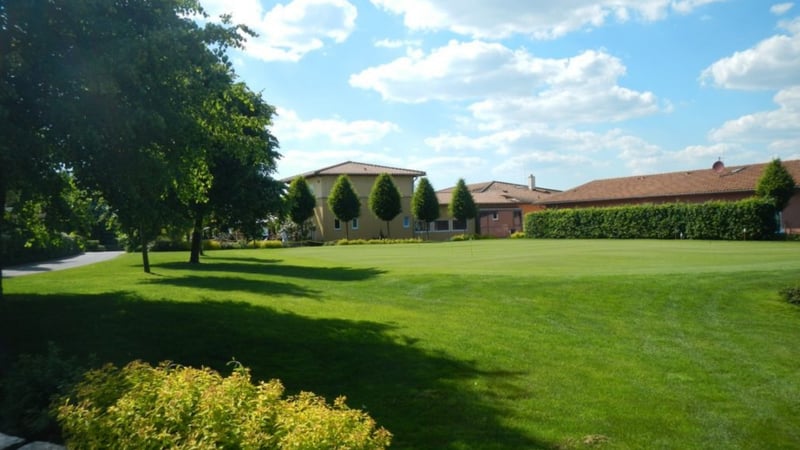 Die Birdie Girls des Zimmerner GC sind bei Schneefall in das erste Ligaspiel der neuen Saison gestartet. (Bildquelle: Zimmerner GC)