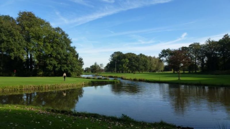 Mit den neuen Golfregeln 2019 passt auch der GC Wasserburg Anholt seine Platzregeln an. (Bildquelle: GC Wasserburg Anholt)