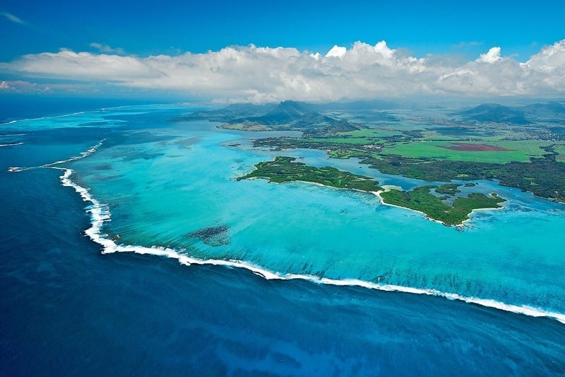 Golfurlaub auf Mauritius bietet eine wunderschöne Landschaft. (Foto: Ile aux Cerfs Golf Club)