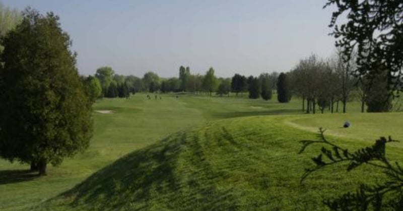 Mit den ab 1. Januar 2019 geltenden Golfregeln wurden die bisherigen „Wasserhindernisse“ durch sogenannte „Penalty Areas“ ersetzt. (Bild: GC Baden-Hills)