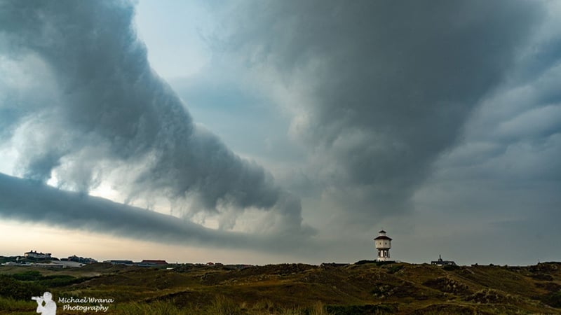 Das lang ersehnte Gewitter kündigt sich mit einer bedrohlichen Wolkenformation an. (Bild: GC Insel Langeoog)