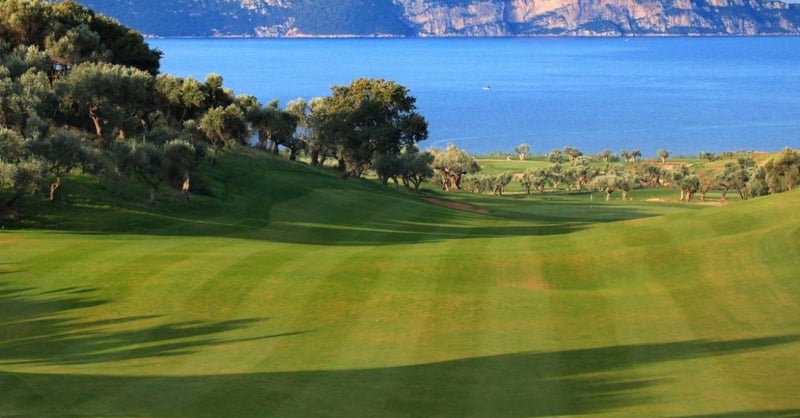 Fliegen Sie mit dem Golf-Professional Florian Rieger vom 10.-17. November 2019 in das *****Hotel Westin Costa Navarino nach Griechenland. (Bild: GC Schwanhof)