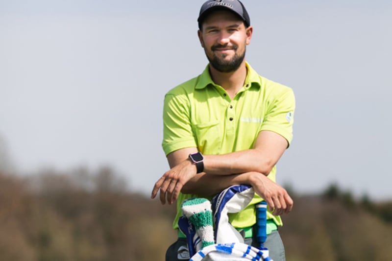 Steffen Bents von Bentsgolf erklärt, wie eine typische Golfstunde abläuft. (Foto: Bentsgolf)