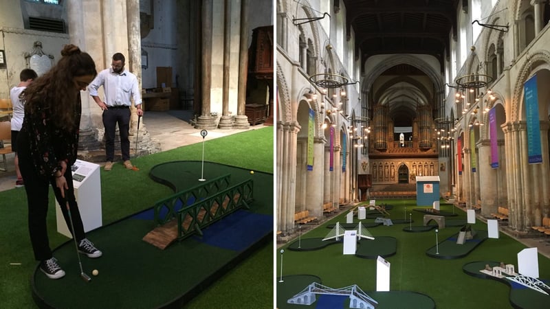 Minigolf im Kirchenschiff der Rochester Cathedral. (Fotos: Twitter.com/@RochesterBridge und @RochesterCathed)