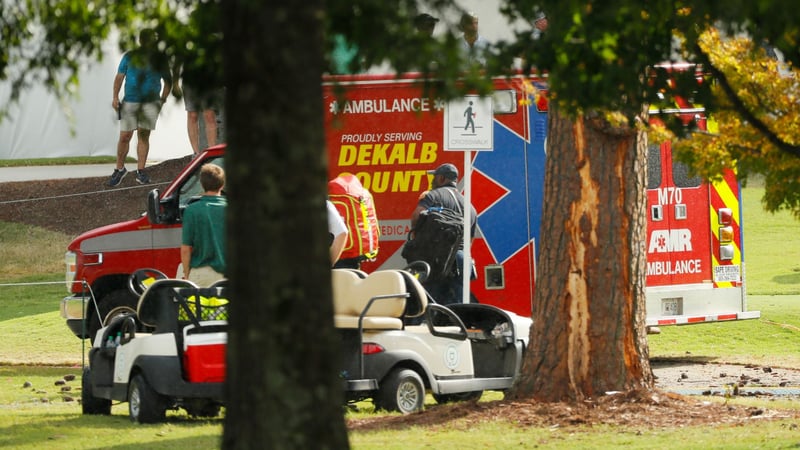 Im East Lake Golf Club schlug während der Tour Championship 2019 ein Blitz in einen Baum ein. (Foto: Getty)