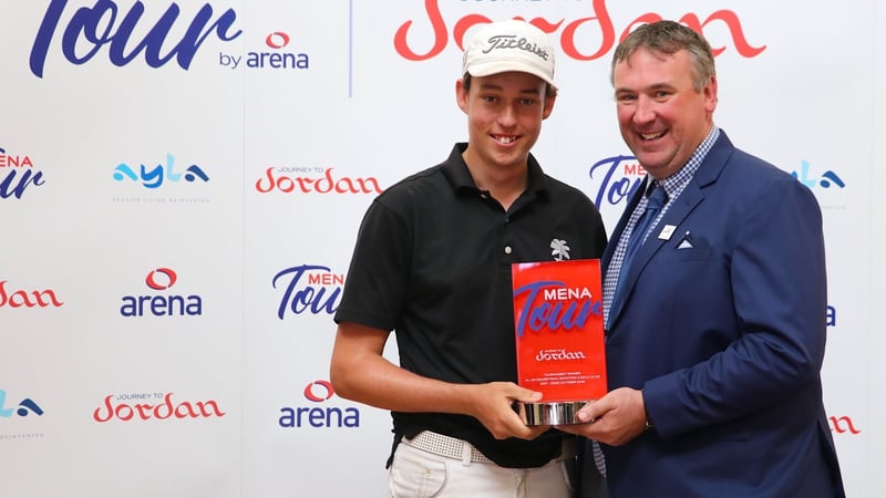 Mit unglaublichen 15 Jahren gewinnt Josh Hill die Al Ain Open auf der MENA Tour. (Foto: Twitter/@theMENATour)