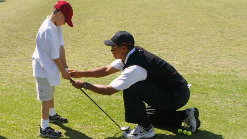 Zwar nicht von Tiger Woods, doch auch bei uns finden Sie zahlreiche grandiose Tipps, um Ihr Golfspiel zu verbessern. (Foto: Getty)