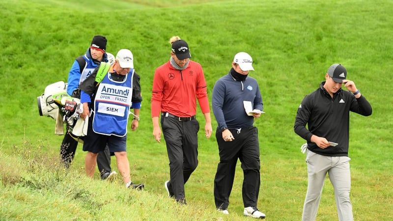 Marcel Siem, nachdem er von den Regelhütern auf seinen Fauxpas bei der Open de France hingewiesen wurde. (Foto: Getty)