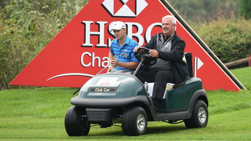 John Paramore (rechts) hat Schiedsrichtern der European Tour im Kampf gegen Slow-Play mehr Handlungsspielräume geschaffen. (Bildquelle: Getty)