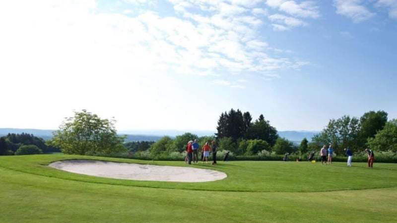 Der Golfclub Bergkramerhof stellt anlässlich der wegen des Coronavirus geschlossenen Sportstätten einen Antrag an die Bundesregierung (Foto: Facebook.com/@Golf- Und Landclub Bergkramerhof)