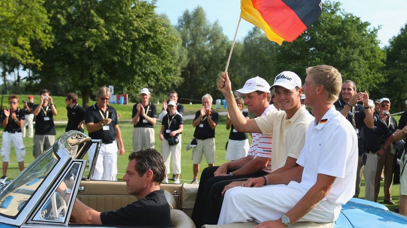Martin Kaymer hält die deutsche Flagge bei der BMW International Open 2008 hoch. (Foto: Getty)