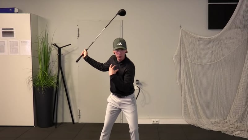 Golftraining mit Birdietrain: So nutzen Sie Ihre Kraft effizienter. (Foto: Youtube.com/@Birdietrain)