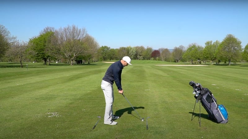 Das Ziel immer im Blick haben. Golfpro Silas Wagner hilft Ihnen dabei. (Foto: Youtube/ Silas Wagner - Golf 180)