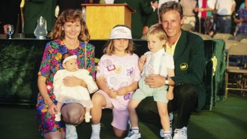 Bernhard Langer, das Green Jacket und seine Familie. Das US Masters 1993. (Foto: Getty)