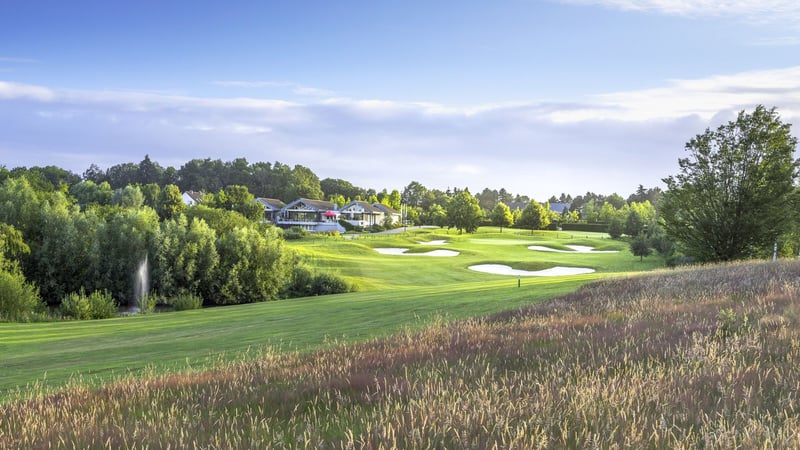 Der Golfclub Hösel bietet pünktlich zum Sommer 2020 einige spannende Greenfee-. Stay&Play- und Mitgliedschafts-Angebote (Foto: GC Hösel)