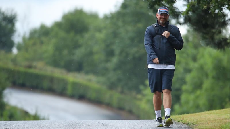 Thomas Björn bei seinem Marsch von Wentworth nach Wales. (Foto: Getty)