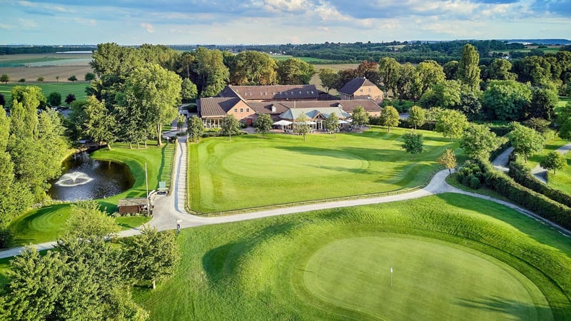 Der Golf- & Country Club Velderhof im Juni. (Foto: Oliver Zitza)