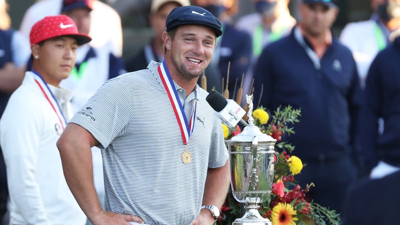 Bryson DeChambeau bei der Siegerehrung der US Open 2020. (Foto: Getty)