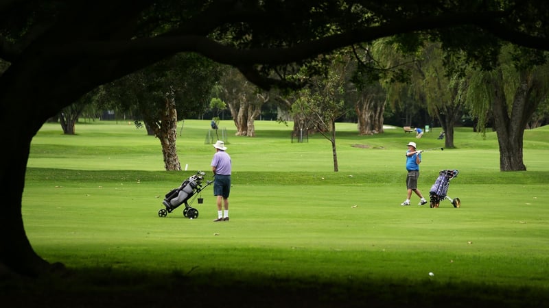 In NRW bleiben die Golfplätze weiter offen. (Foto: Getty)