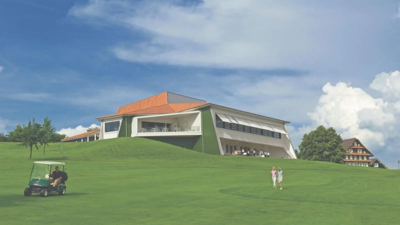 Das architektonisch anspruchsvolle Clubhaus von Golf Sempach. (Foto: Golf Sempach)