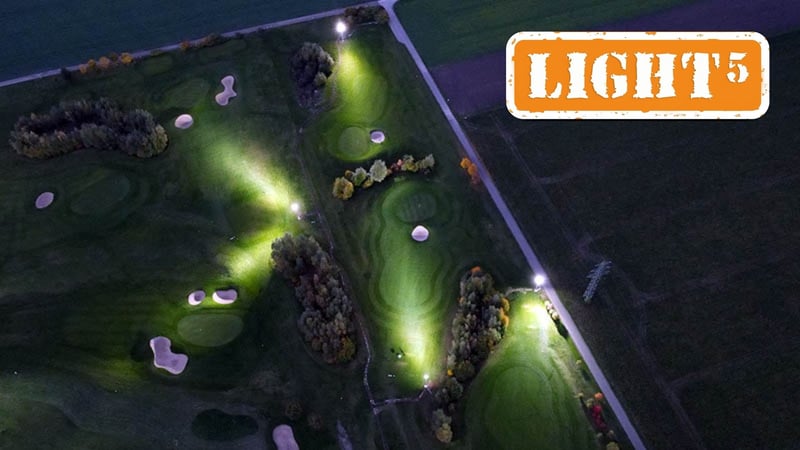 Das Flutlicht auf dem Golfplatz verlängert die Saison (Foto: GolfCity)