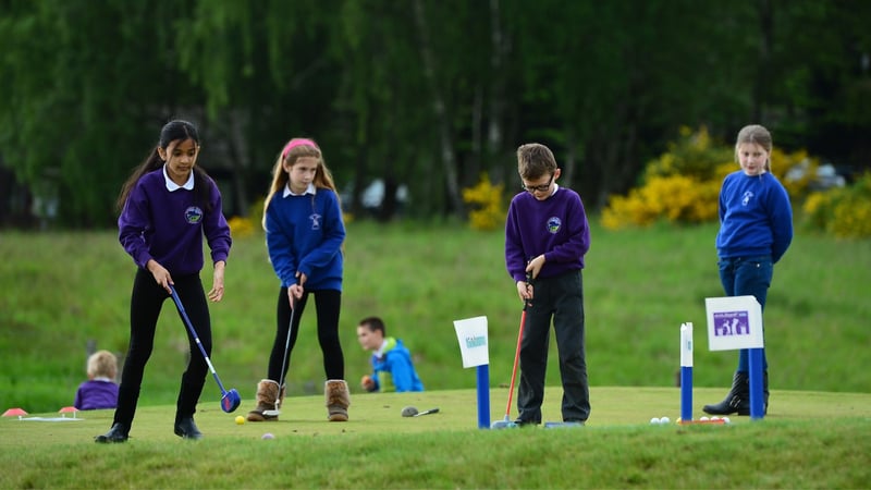 Wie hält man die Kids beim Golf auf Kurs? (Foto: Getty)