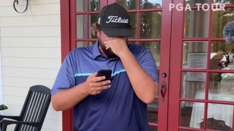 Der emotionale Moment, als Michael Visacki seinem Vater von seinem bisher größten Erfolg berichtet. (Foto: @pgatour / Instagram)