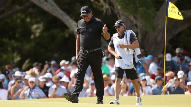 Phil Mickelson verteidigt seine Führung bei der PGA Championship 2021. (Foto:Getty)