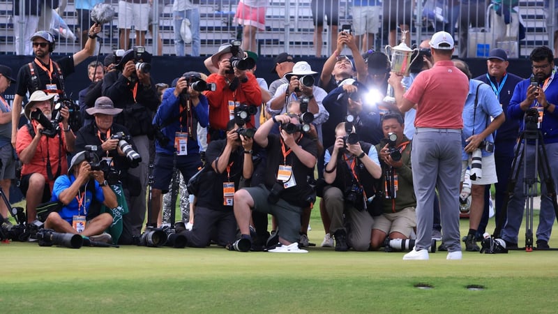 All eyes on Rahm! Der Spanier darf sich neben dem Sieg bei den US Open 2021 auch über ein Preisgeld von mehr als 2 Millionen US-Dollar freuen. (Foto: Getty)